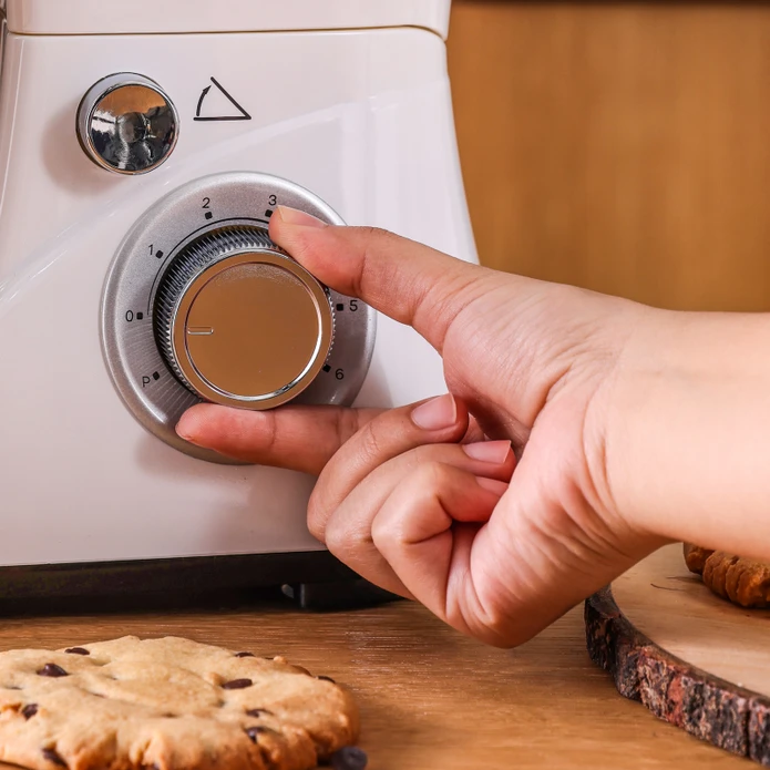 Emsan Bella Gusto Beyaz Hamur Yoğurma Makinesi 1300W 5L